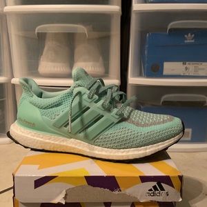 Adidas UltraBoost Teal (rare) size 9.5 NYC COLOR